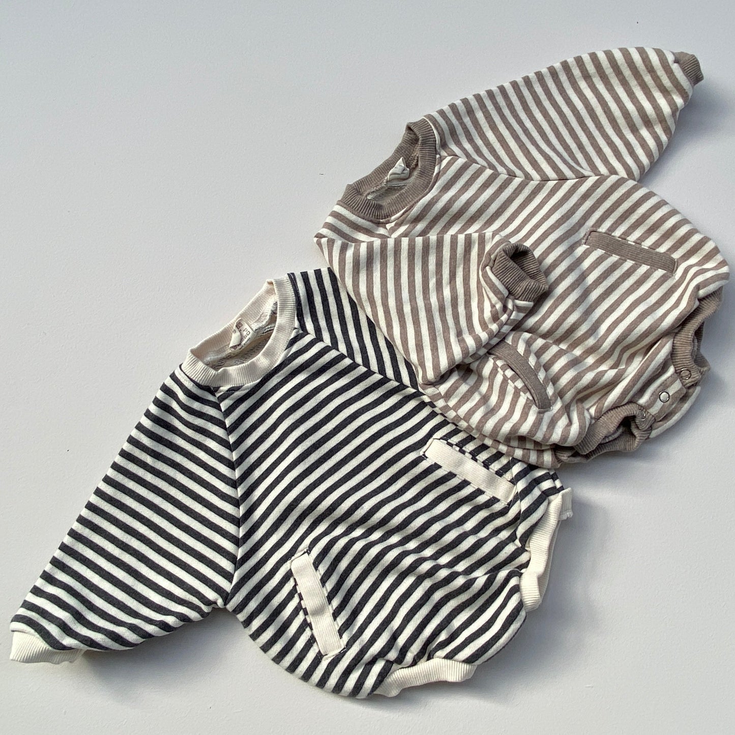 Striped pocket onesie - Charcoal
